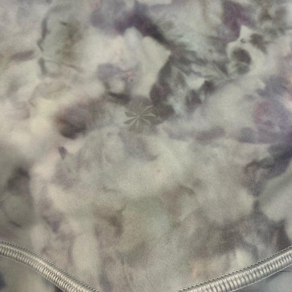 Athleta elation snow dye butter soft NWOT. - Picture 5 of 5